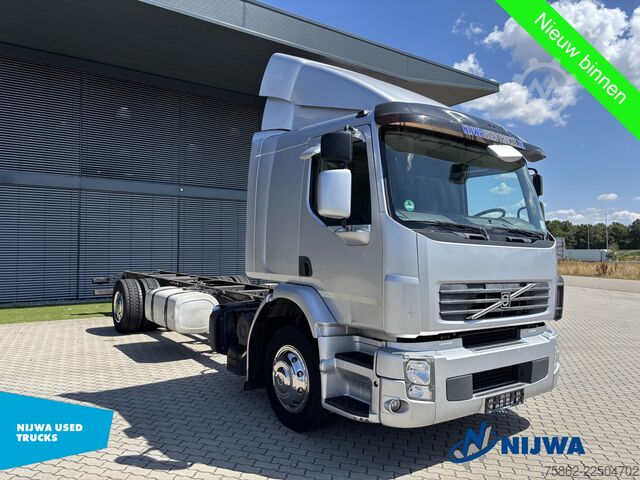 Chassis with cab Volvo FE 320 4x2 Bladvering + Trekhaak