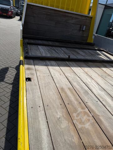Car carrier van DAF LF 45 Machinetransporter Hydraulic ramps 48.000 km