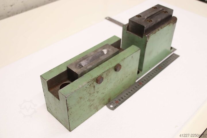 Punching tool notching die unbekannt Ausklinklänge ca. 100 mm