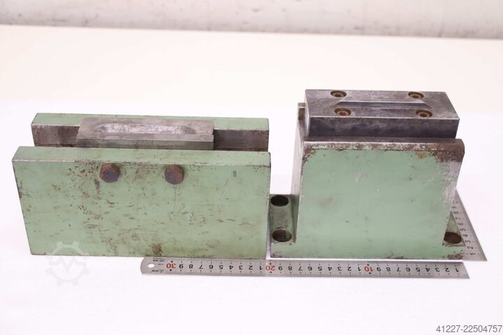 Punching tool notching die unbekannt Ausklinklänge ca. 100 mm