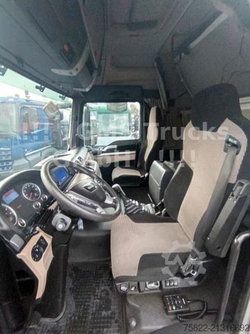LKW-Fahrgestell MAN TGS 35.460 / 8X4 / Manual / 3x Steering
