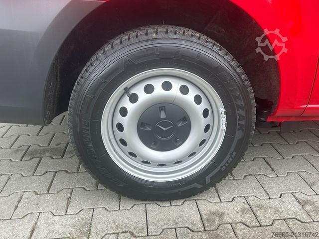 Panel van MERCEDES-BENZ Vito 110 LANG 6G KLIMA TEMPOMAT 3-SITZER PDC AHK