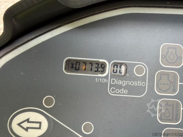 Single drum roller HAMM HD8VV / 2016 BJ / 773 H / 1.580 KG