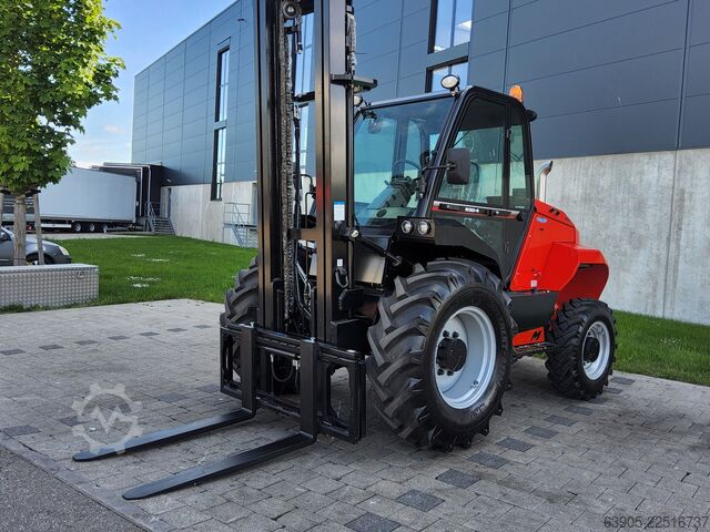 All-terrain forklift Manitou M 30-4