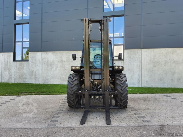 All-terrain forklift Manitou M 30-4