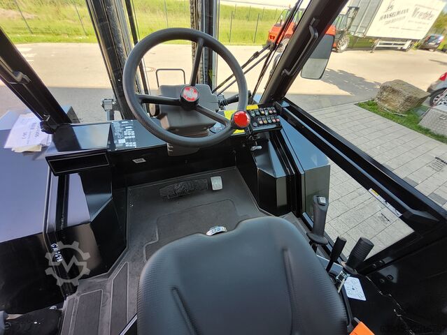 All-terrain forklift Manitou M 30-4