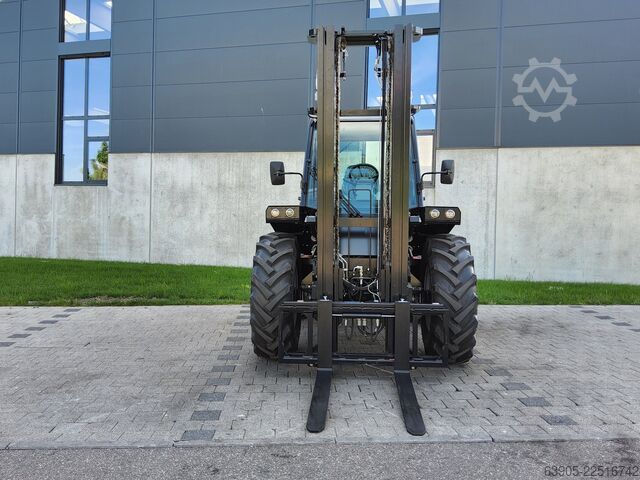 All-terrain forklift Manitou M 30-4