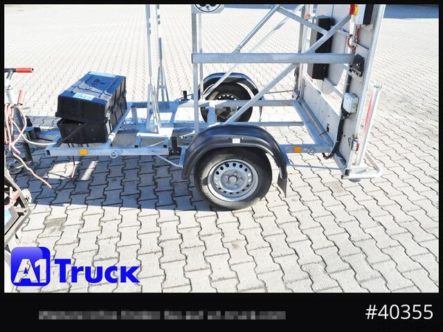 Trailer HUMBAUR Nissen B2/10 Absperrtafel Verkehrsleittafel Warntafel