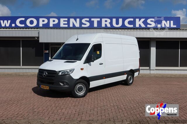 Delivery van Mercedes-Benz Sprinter 317 CDI