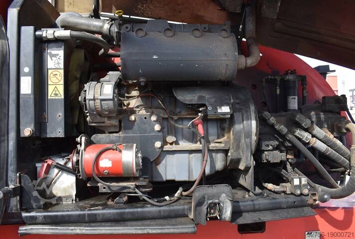 Telescopic boom lift JLG 860 SJ