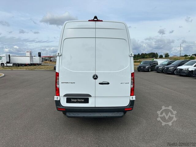 Kastenwagen hoch MERCEDES-BENZ Sprinter 317 CDI KA/L2H2/3665/MBUX/NAVI/AUTOMATI