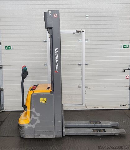 Palettenstapler Jungheinrich EJC 214 5.35m/ Li-Ion/ 1025h
