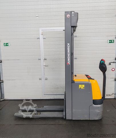 Palettenstapler Jungheinrich EJC 214 5.35m/ Li-Ion/ 1025h
