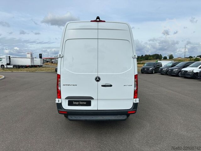Kastenwagen hoch MERCEDES-BENZ Sprinter 317 CDI KA/L2H2/3665/MBUX/NAVI/AUTOMATI