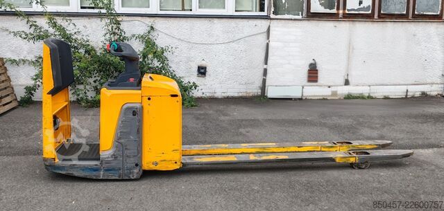 Elektrische Niederhubwagen Jungheinrich ERE 225 Lion 2400mm/ 2021y