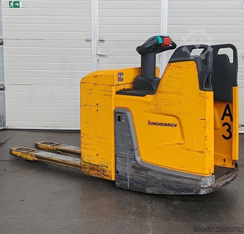 Elektrische Niederhubwagen Jungheinrich ERE 225 batt2025/ 2t