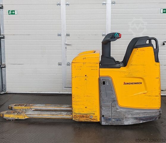 Elektrische Niederhubwagen Jungheinrich ERE 225 batt2025/ 2t