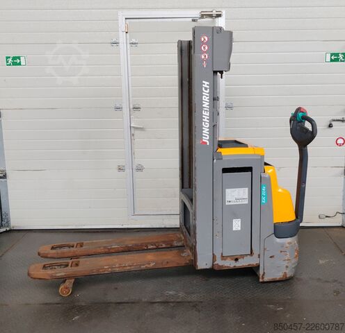 Palettenstapler Jungheinrich EJC 214z 2.5m/ 551mh/ initial