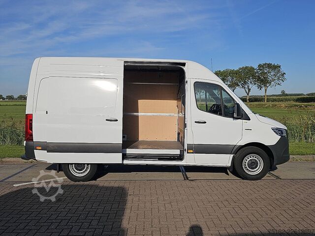 High-roof van MERCEDES-BENZ ESPRINTER 314 L2H2 81 kWh LED