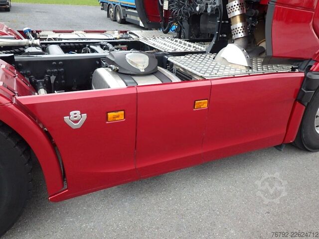 Heavy-duty truck SCANIA R 660 XT 6x4 B /Ret./Hydr./ALCOA /Leder/Vollluft