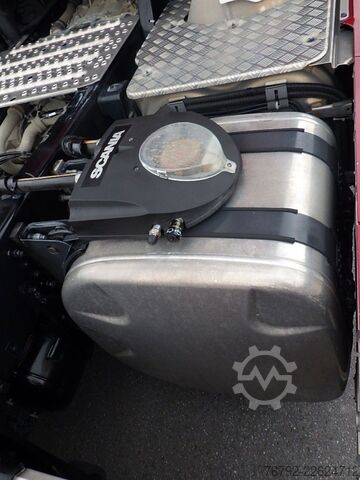 Heavy-duty truck SCANIA R 660 XT 6x4 B /Ret./Hydr./ALCOA /Leder/Vollluft