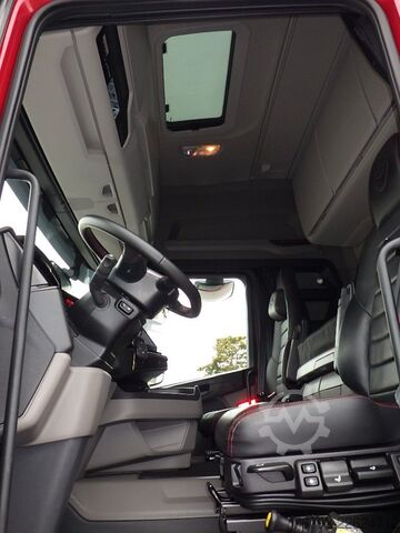 Heavy-duty truck SCANIA R 660 XT 6x4 B /Ret./Hydr./ALCOA /Leder/Vollluft