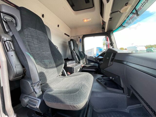 Standard tractor unit MERCEDES-BENZ Arocs 1848/ 4x4H/ AC/ 2K-Kipphydr./ LOF Zul.