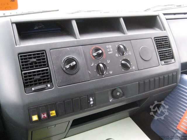 Custom body truck MAN 8.163 Friseurmobil 4 Arbeitsplätze *TÜV 08-2027*