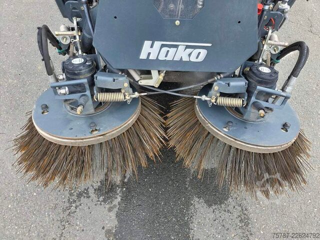 Road roller HAKO Citymaster 600 mit 2 Besen,Mähwerk,Winterdienst