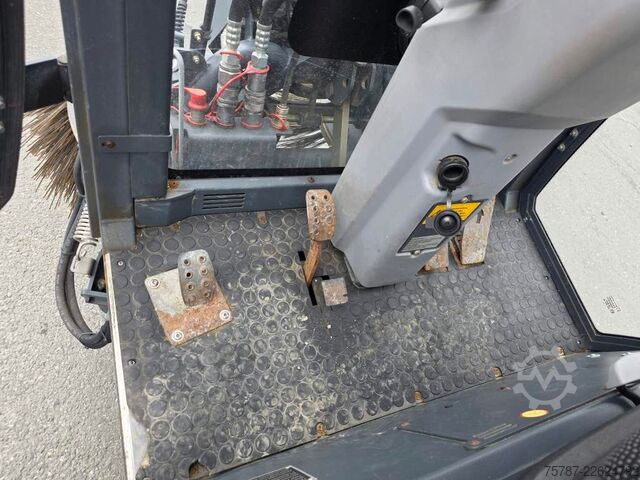 Road roller HAKO Citymaster 600 mit 2 Besen,Mähwerk,Winterdienst
