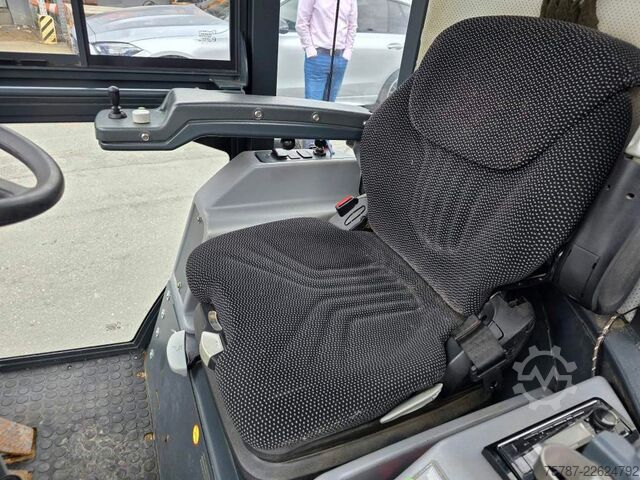 Road roller HAKO Citymaster 600 mit 2 Besen,Mähwerk,Winterdienst