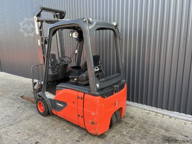 Electric 3-wheel forklift Linde E18-02