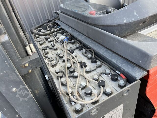 Reach Truck Linde R14-01