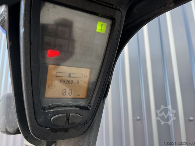 Electric 3-wheel forklift Linde E16L-02