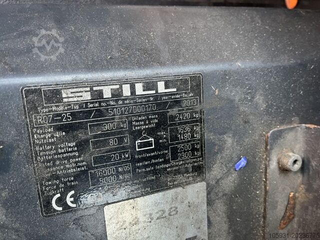 Tow Tractor Still R07-25
