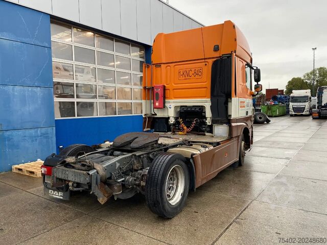 Standard tractor DAF XF 106.460 / Damage / 2x Tank  / ADR