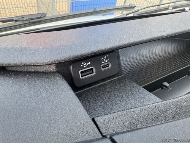 Transporter mit Koffer IVECO Daily 70C18HP KOFFER LBW RFK LUFTFD LED AHK KLIM