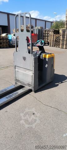 Horizontal Order Pickers Jungheinrich ECE 225 / 2022y/