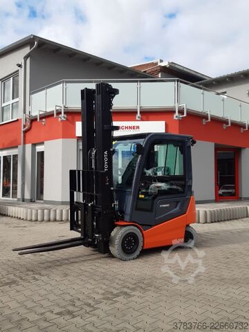 Electric 4-wheel forklift Toyota 9FBMK30T
