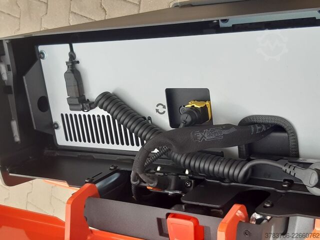 Electric Pallet Truck BT LWE140  (Lithium ION)