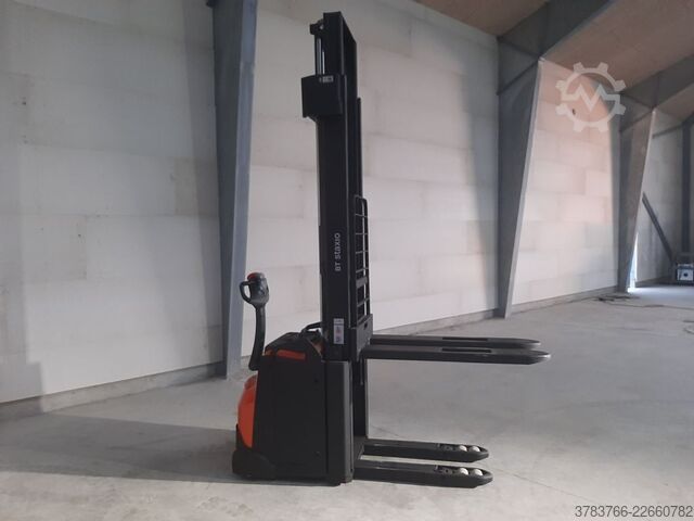 High Lift stacker BT SWE160L (Lithium ION)