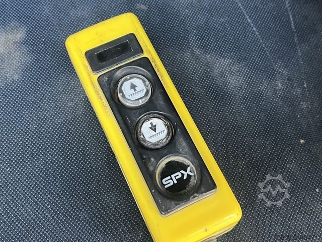 Tipper van IVECO Daily 35S16 DoKa Klima AHK 7-Sitzer Start/Stop