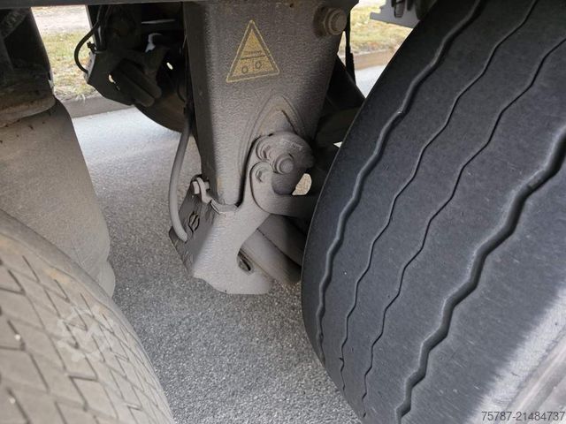 Kühlauflieger KRONE Tiefkühler, Carrier Vector 1550, 2 x Liftachse