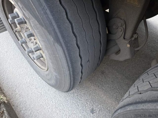 Kühlauflieger KRONE Tiefkühler, Carrier Vector 1550, 2 x Liftachse