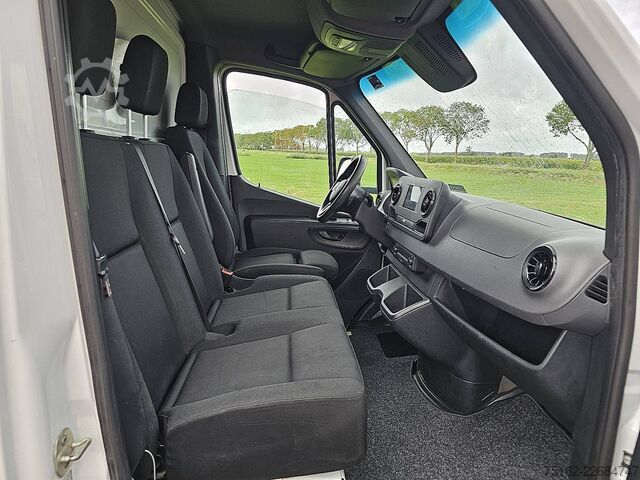Suitcase MERCEDES-BENZ SPRINTER 516 trekhaak 3500kg EUR6
