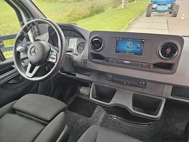 Suitcase MERCEDES-BENZ SPRINTER 516 trekhaak 3500kg EUR6