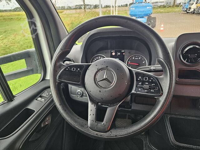 Suitcase MERCEDES-BENZ SPRINTER 516 trekhaak 3500kg EUR6