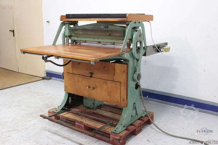 Nut - Perforiermaschine / Creasing - Perforation machine W. Kroll & Co. 