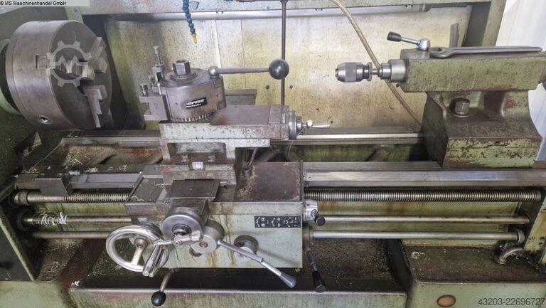 Leit- und Zugspindeldrehmaschine VOEST-ALPINE Apollo 520