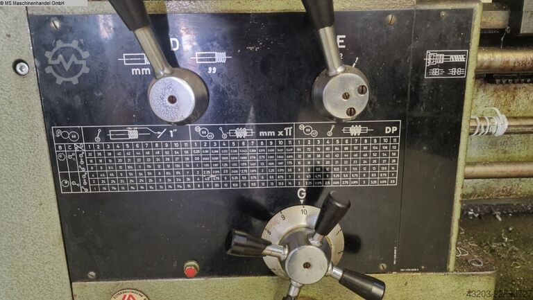 Leit- und Zugspindeldrehmaschine VOEST-ALPINE Apollo 520